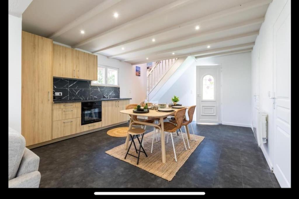 Maison A Deux Pas Du Port Лантон Экстерьер фото