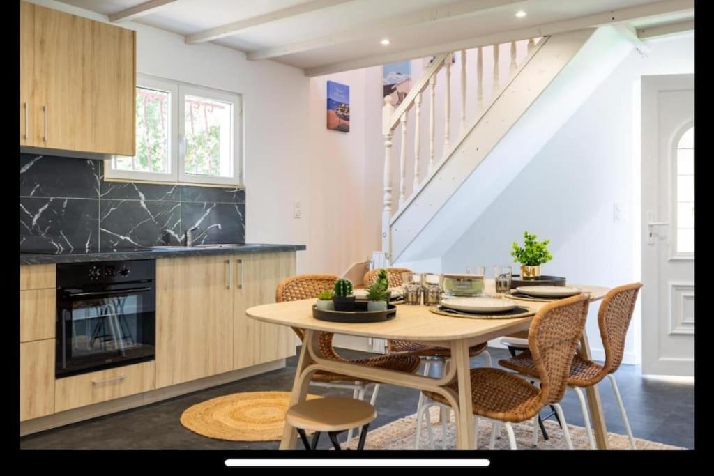 Maison A Deux Pas Du Port Лантон Экстерьер фото